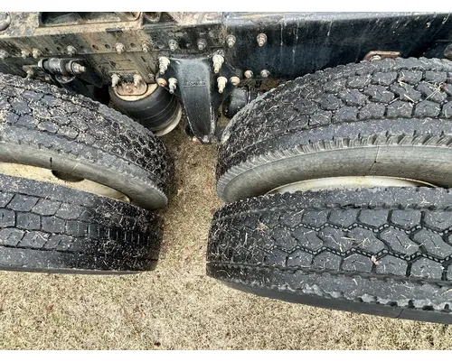 FREIGHTLINER COLUMBIA Complete Vehicle