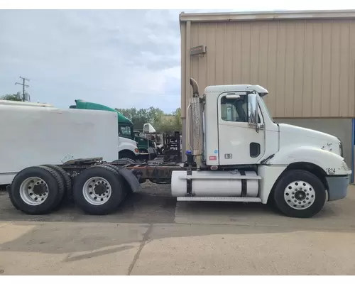 FREIGHTLINER COLUMBIA Complete Vehicle