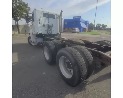 FREIGHTLINER COLUMBIA Complete Vehicle