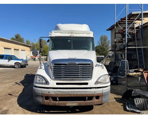 FREIGHTLINER COLUMBIA Complete Vehicle