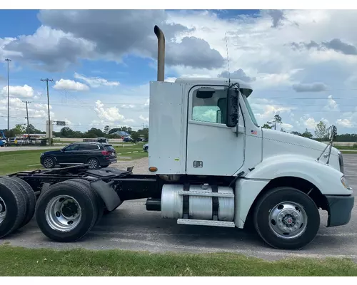 FREIGHTLINER COLUMBIA Complete Vehicle