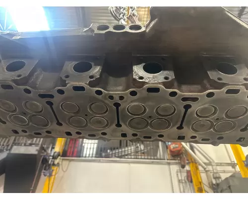 FREIGHTLINER COLUMBIA Cylinder Head