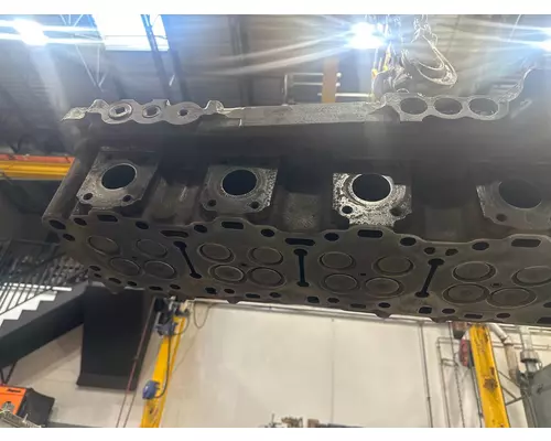 FREIGHTLINER COLUMBIA Cylinder Head