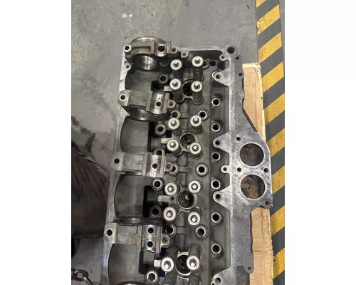 FREIGHTLINER COLUMBIA Cylinder Head