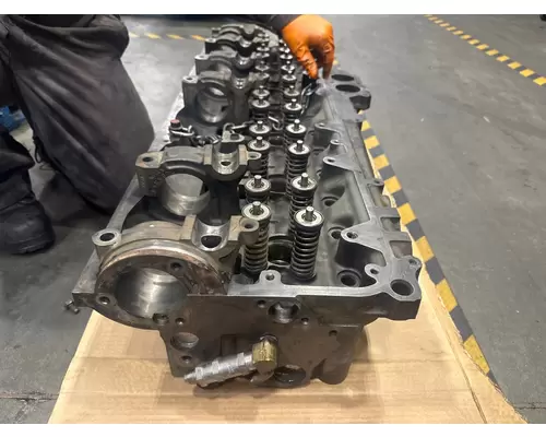 FREIGHTLINER COLUMBIA Cylinder Head