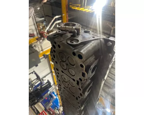 FREIGHTLINER COLUMBIA Cylinder Head