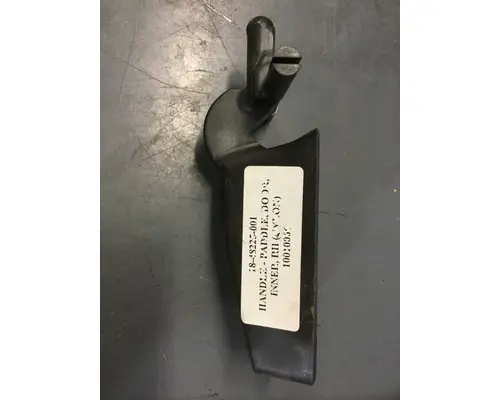 FREIGHTLINER COLUMBIA DOOR HANDLE