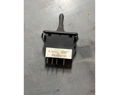 FREIGHTLINER COLUMBIA Dash  Console Switch
