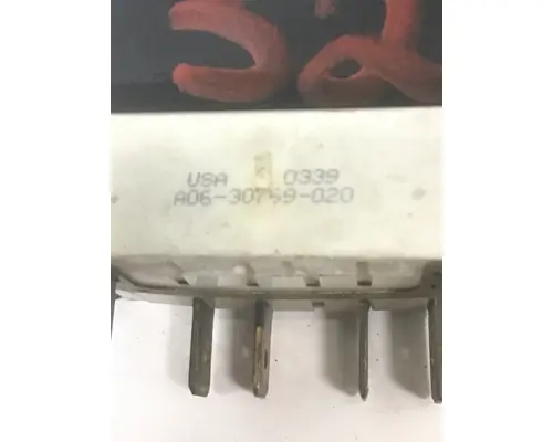 FREIGHTLINER COLUMBIA Dash  Console Switch