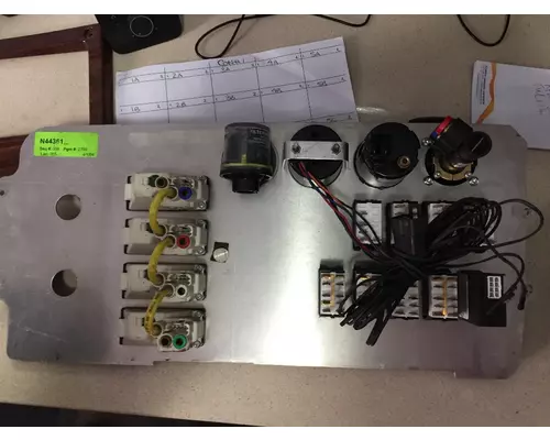 FREIGHTLINER COLUMBIA Dash Assembly