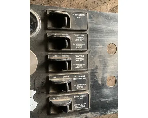 FREIGHTLINER COLUMBIA Dash Panel