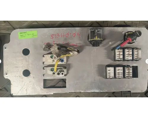 FREIGHTLINER COLUMBIA Dash Panel