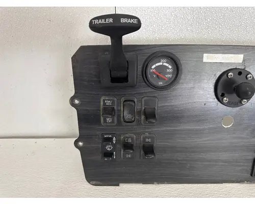FREIGHTLINER COLUMBIA Dash Panel