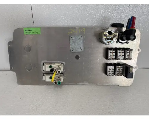 FREIGHTLINER COLUMBIA Dash Panel