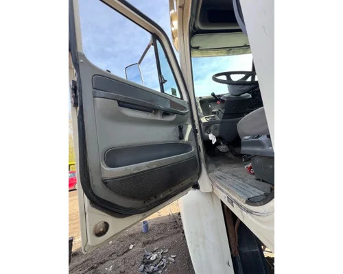 FREIGHTLINER COLUMBIA Door Assembly, Front