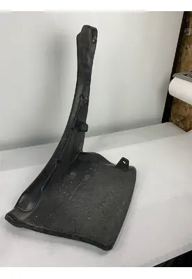 FREIGHTLINER COLUMBIA FENDER-INNER