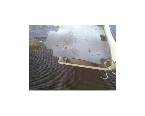FREIGHTLINER COLUMBIA Fender Extension