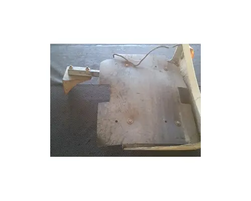 FREIGHTLINER COLUMBIA Fender Extension