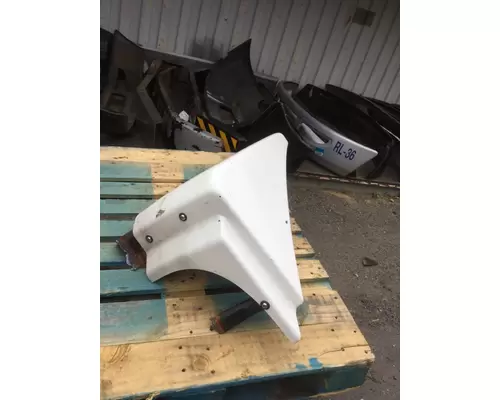 FREIGHTLINER COLUMBIA Fender Extension