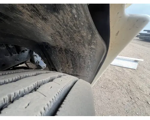 FREIGHTLINER COLUMBIA Fender Extension