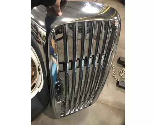 FREIGHTLINER COLUMBIA Grille