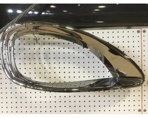 FREIGHTLINER COLUMBIA HEADLAMP BEZEL