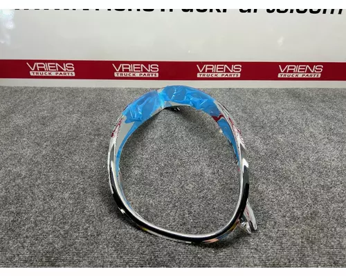 FREIGHTLINER COLUMBIA Headlamp Bezel