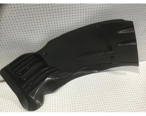FREIGHTLINER COLUMBIA INNER FENDER