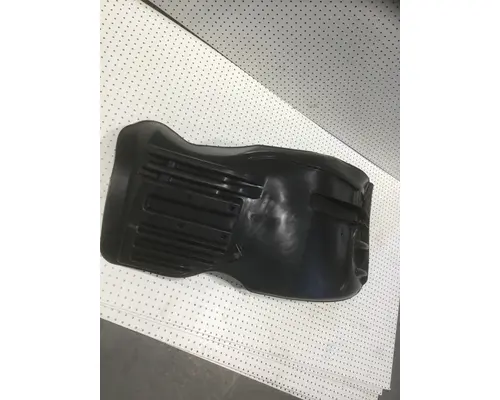 FREIGHTLINER COLUMBIA INNER FENDER