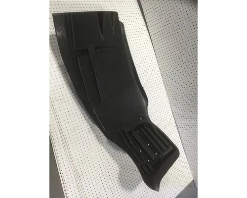 FREIGHTLINER COLUMBIA INNER FENDER