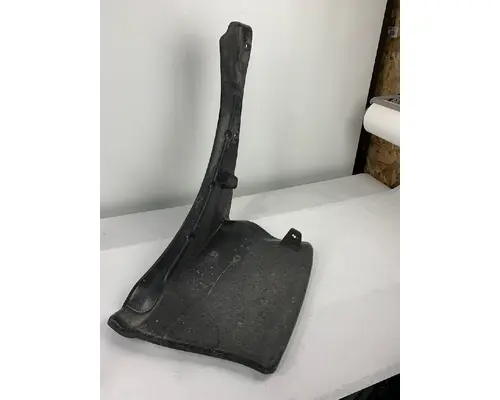 FREIGHTLINER COLUMBIA INNER FENDER