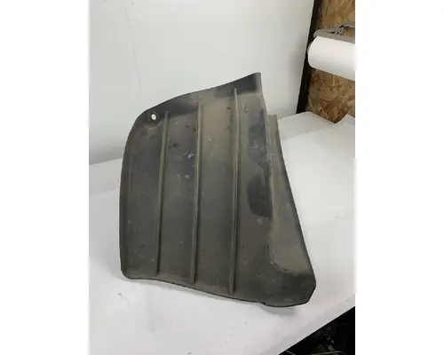 FREIGHTLINER COLUMBIA INNER FENDER