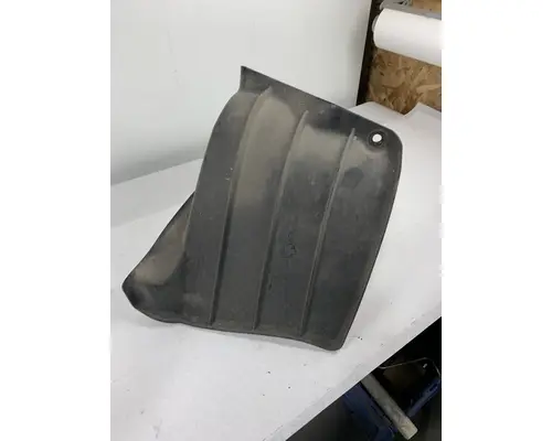 FREIGHTLINER COLUMBIA INNER FENDER