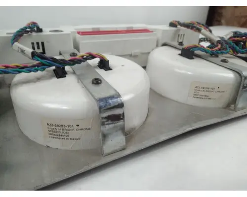 FREIGHTLINER COLUMBIA INSTRUMENT CLUSTER