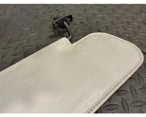 FREIGHTLINER COLUMBIA Interior Sun Visor