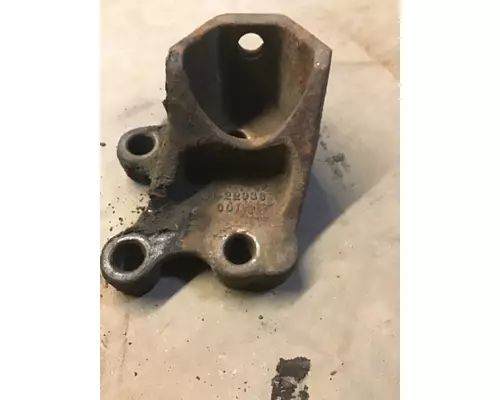 FREIGHTLINER COLUMBIA MOUNTS, ENGINE