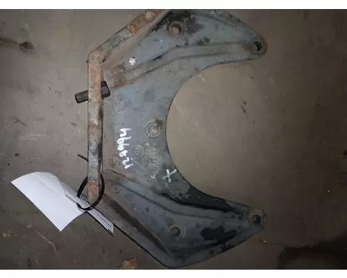 FREIGHTLINER COLUMBIA MOUNTS, ENGINE