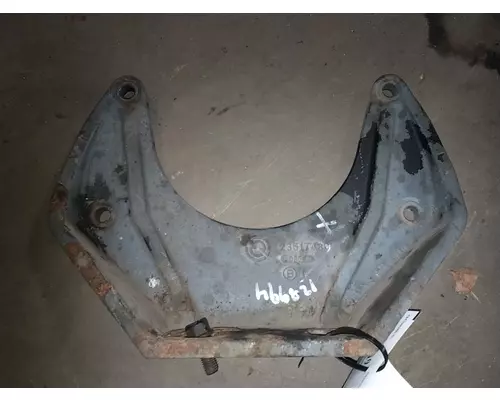 FREIGHTLINER COLUMBIA MOUNTS, ENGINE