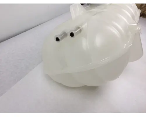 FREIGHTLINER COLUMBIA RADIATOR SURGE TANK