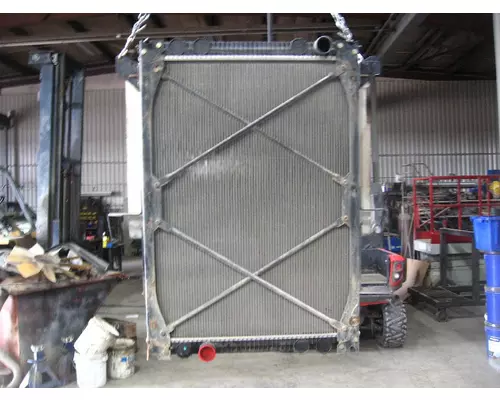 FREIGHTLINER COLUMBIA Radiator