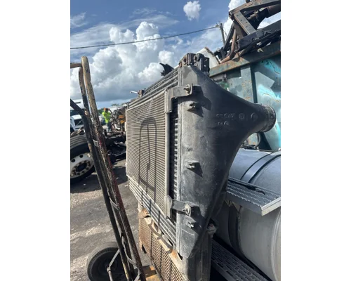 FREIGHTLINER COLUMBIA Radiator