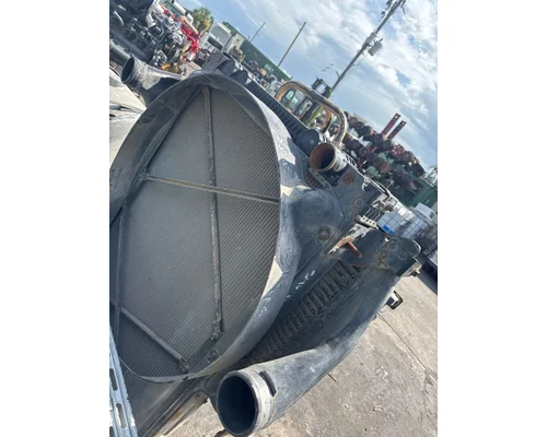 FREIGHTLINER COLUMBIA Radiator