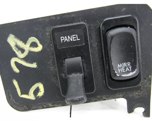 FREIGHTLINER COLUMBIA Switch Panel