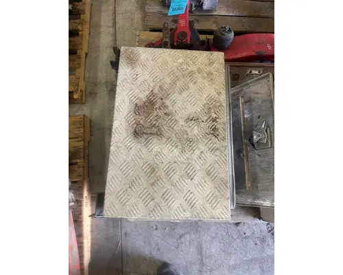 FREIGHTLINER COLUMBIA Tool Box