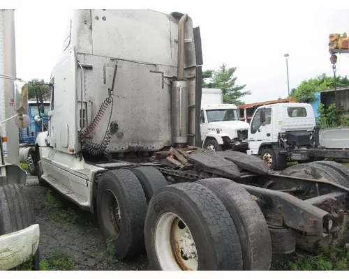 FREIGHTLINER COLUMIBIA 120 - 1 PIECE HOOD Truck For Sale