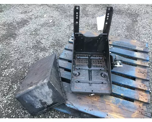 FREIGHTLINER CONDOR BATTERY BOX