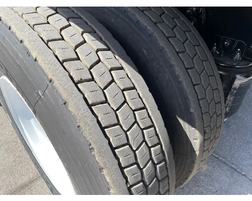 FREIGHTLINER CORONADO 114 SD Vehicle For Sale