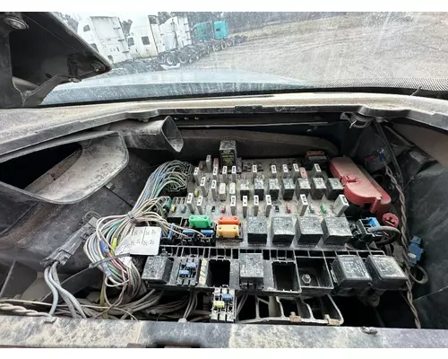 FREIGHTLINER CORONADO 122 SD Fuse Box