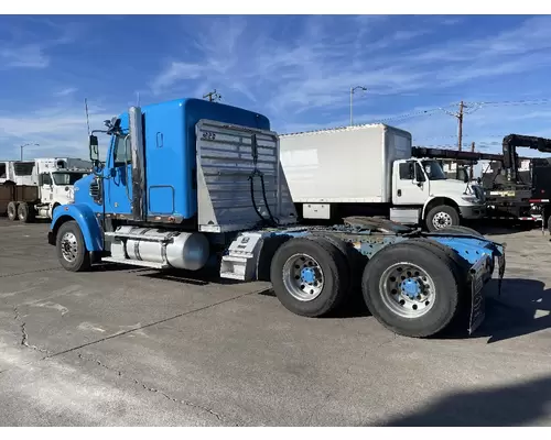 FREIGHTLINER CORONADO 122 SD Vehicle For Sale