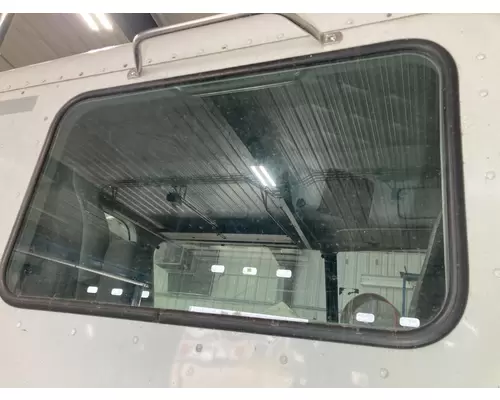 FREIGHTLINER CORONADO 132 Back Glass